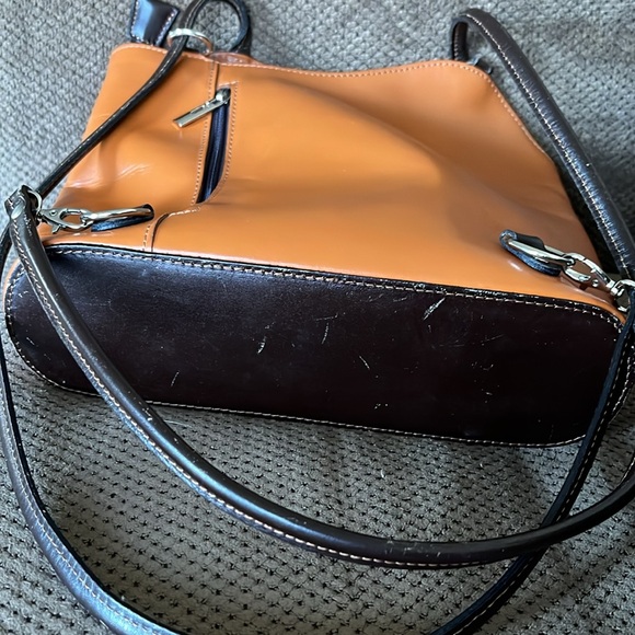 Florence Made in Italy Cloe Leather Shoulder Bag Backpack Toffee Brown - Picture 2 of 3